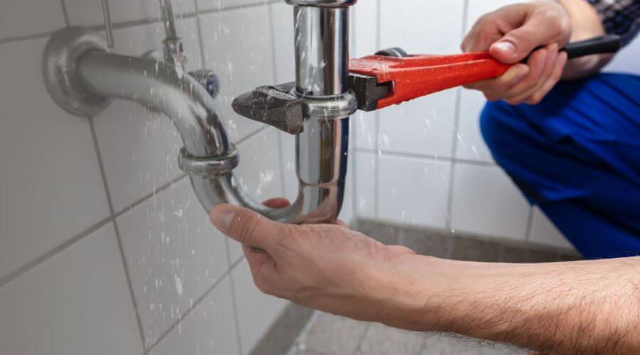 Expert burst pipe repair services in Elba, AL